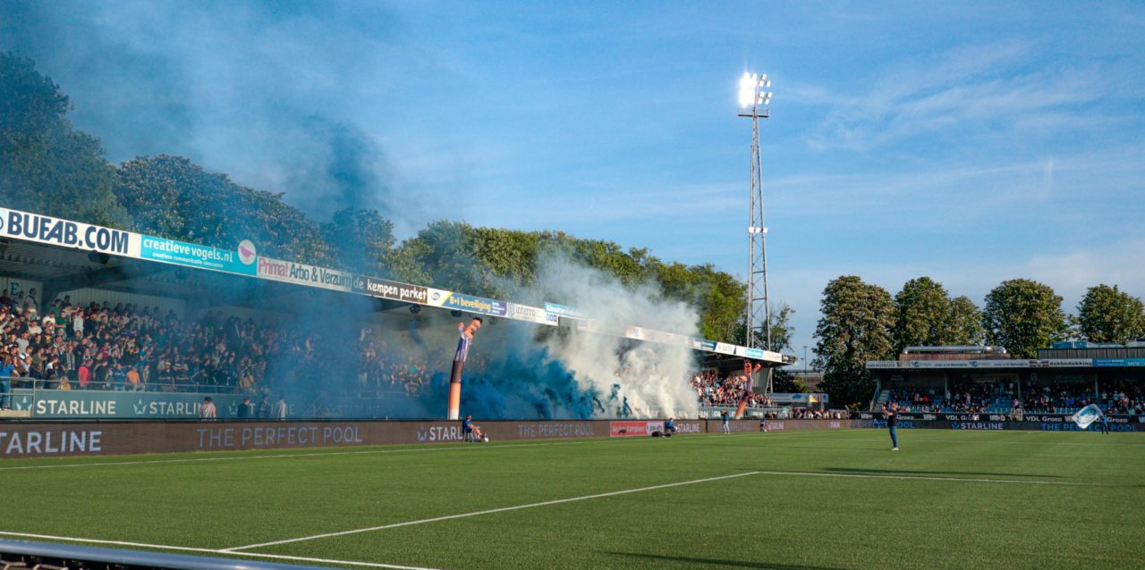 #htmlcaption4217 Meer dan 1.000 seizoenkaarthouders, vakkie D nog nooit zo vol